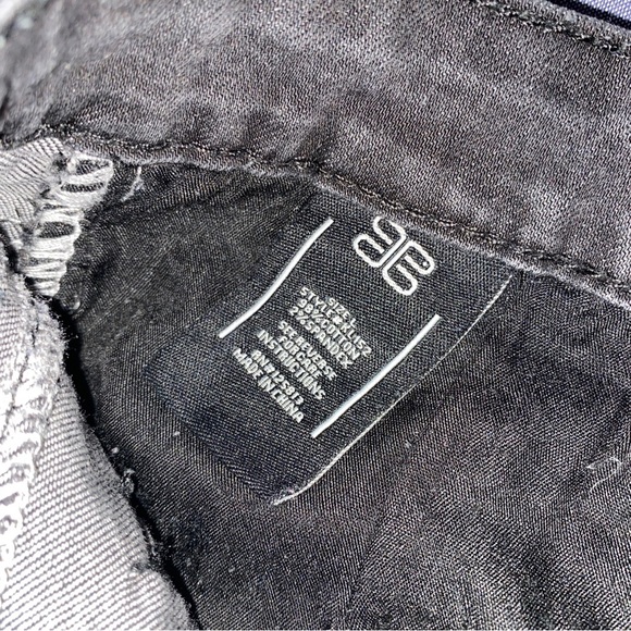 Bundle Lot Of 2 Womens Jeans black Shorts Levis, Klique 29 L - Picture 6 of 11